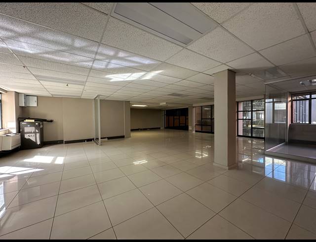 1,760M² OFFICE TO LET IN SANDTON CENTRAL
